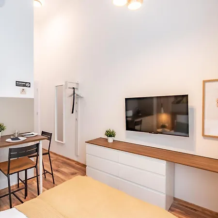 Bright & Cozy Getaway Apartman