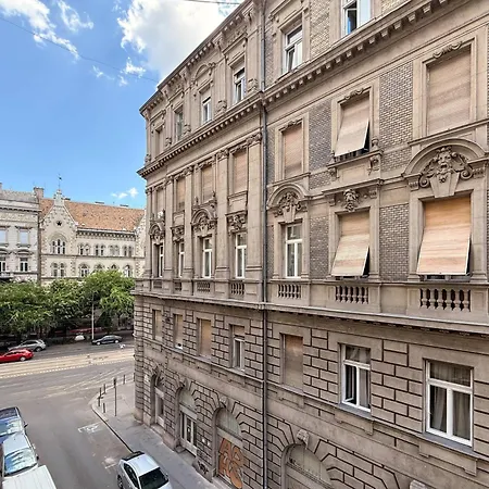 Bright & Cozy Getaway *